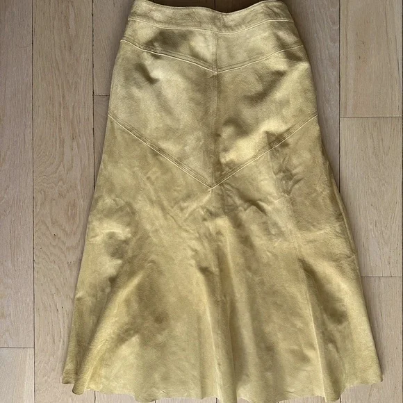 Beautiful Suede Lined Skirt - Picture 8 of 9